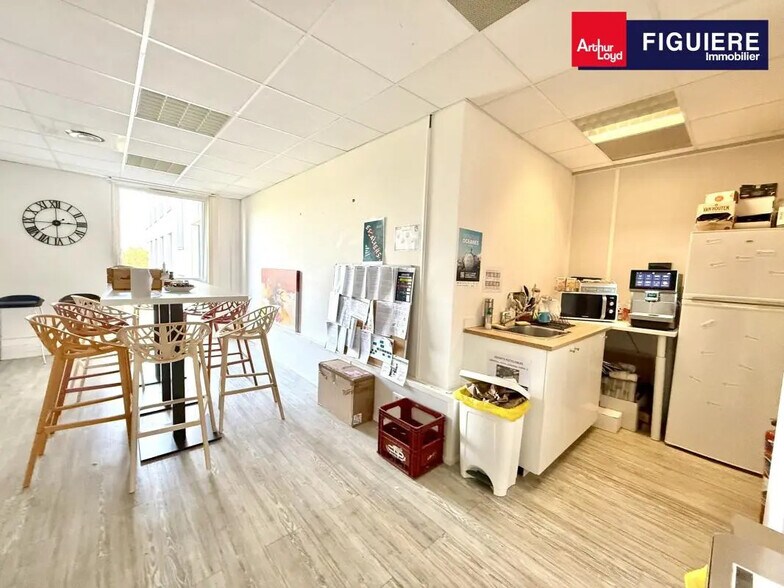 Office in Aix-en-Provence for lease - Interior Photo - Image 3 of 7