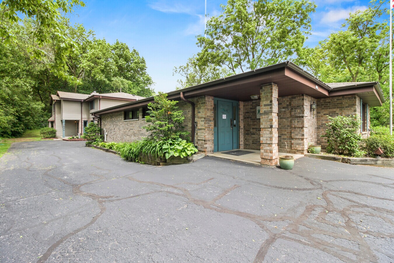 1428 E Racine Ave, Waukesha, WI 53186