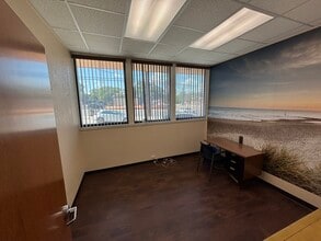 138 E Mistletoe Ave, San Antonio, TX for lease Building Photo- Image 1 of 3