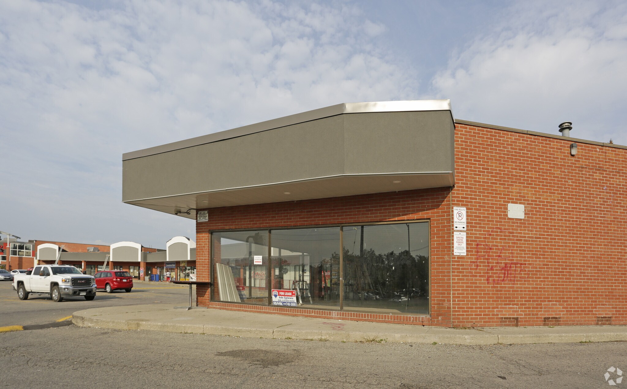 30 Glamis Rd, Cambridge, ON for sale Primary Photo- Image 1 of 1