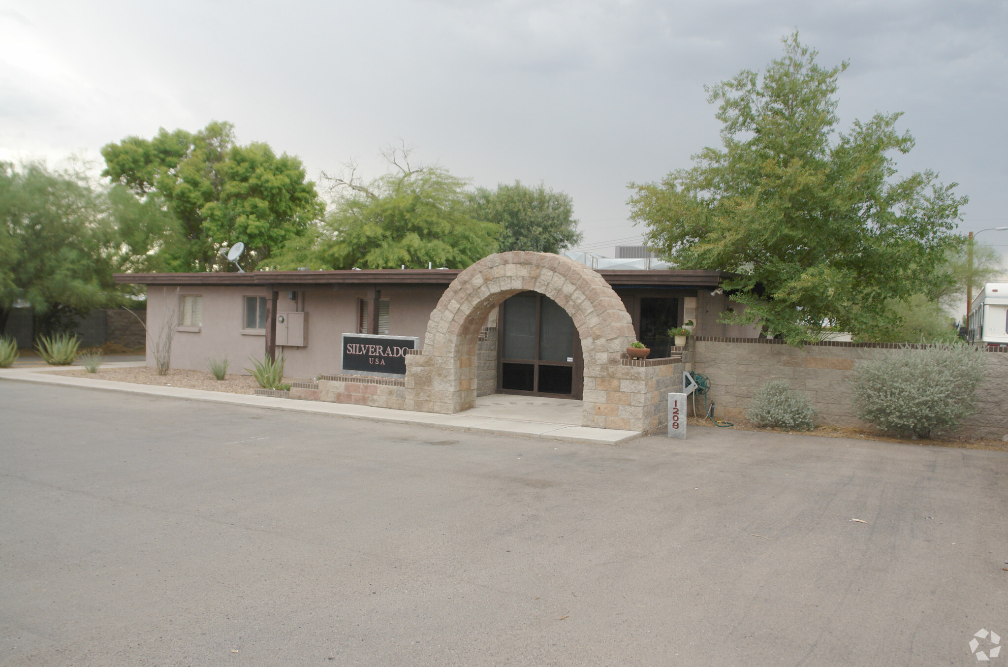 1208 W Roger Rd, Tucson, AZ for sale Primary Photo- Image 1 of 3