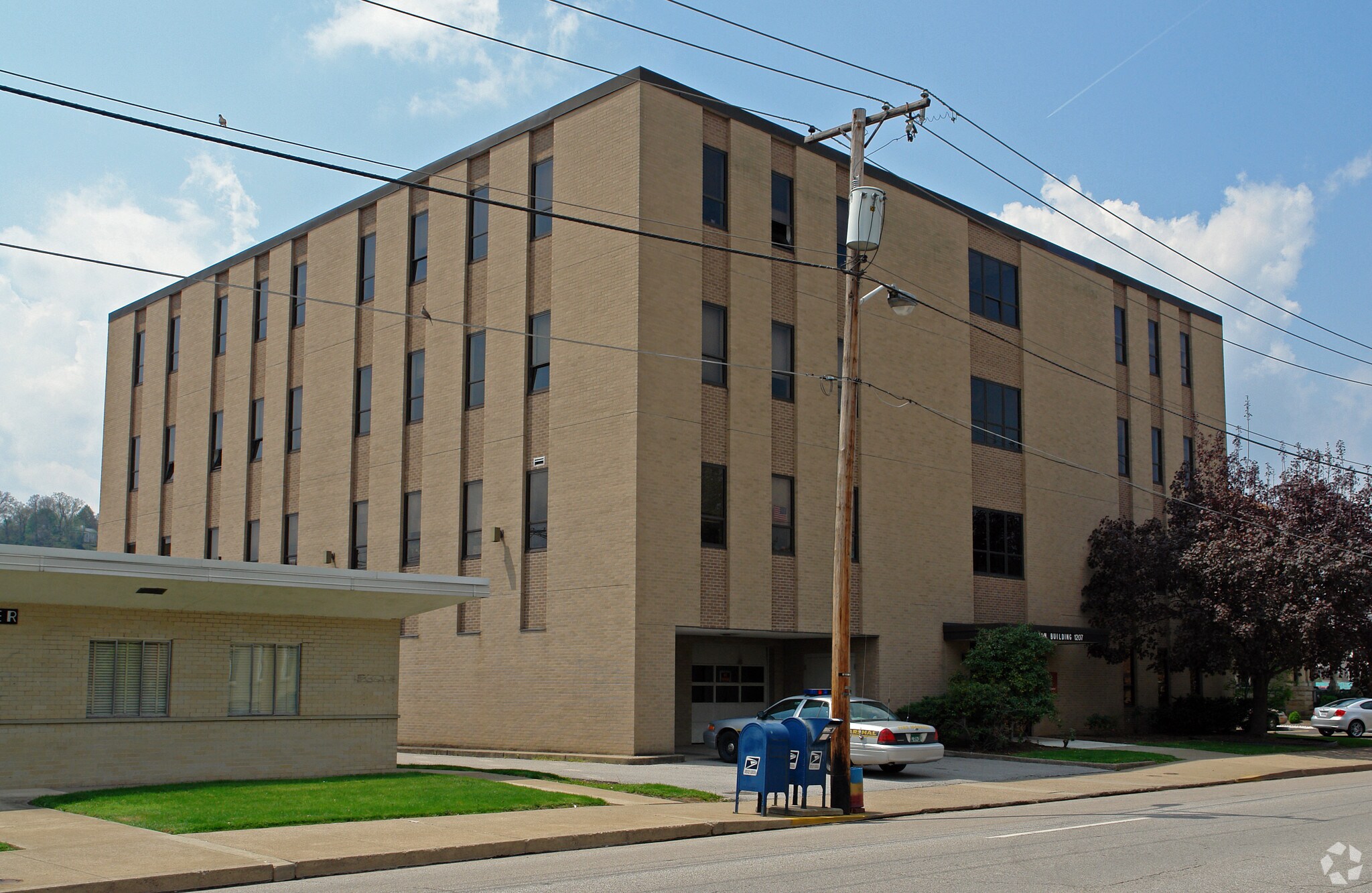 1207 Quarrier St, Charleston, WV for lease Primary Photo- Image 1 of 9