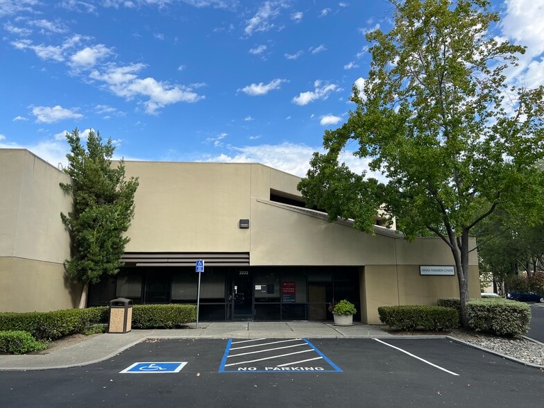 2270 N 1st St, San Jose, CA for lease - Building Photo - Image 1 of 16