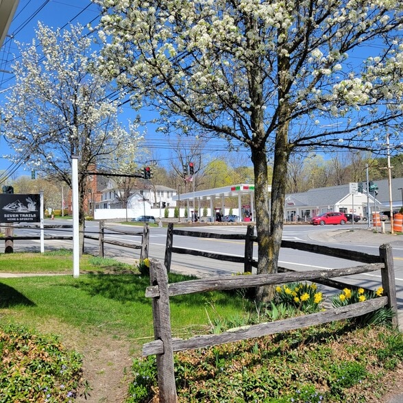 177 Sullivan Street LLC portfolio of 2 properties for sale on LoopNet.com - Building Photo - Image 2 of 11