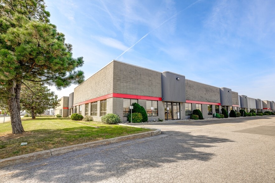 3420-3480 Boul Industriel, Laval, QC for lease - Building Photo - Image 3 of 11