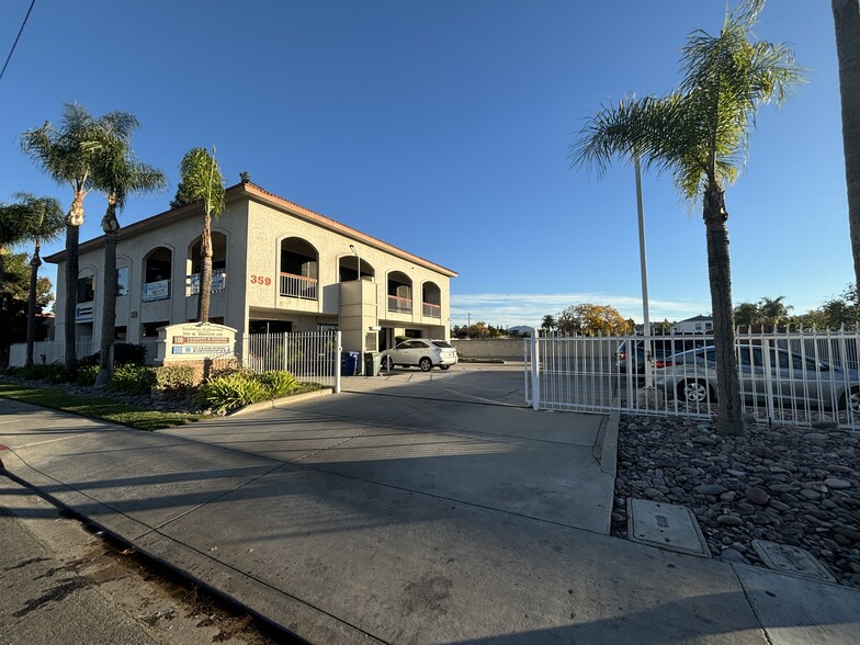 359 W Madison Ave, El Cajon, CA for lease - Building Photo - Image 1 of 6