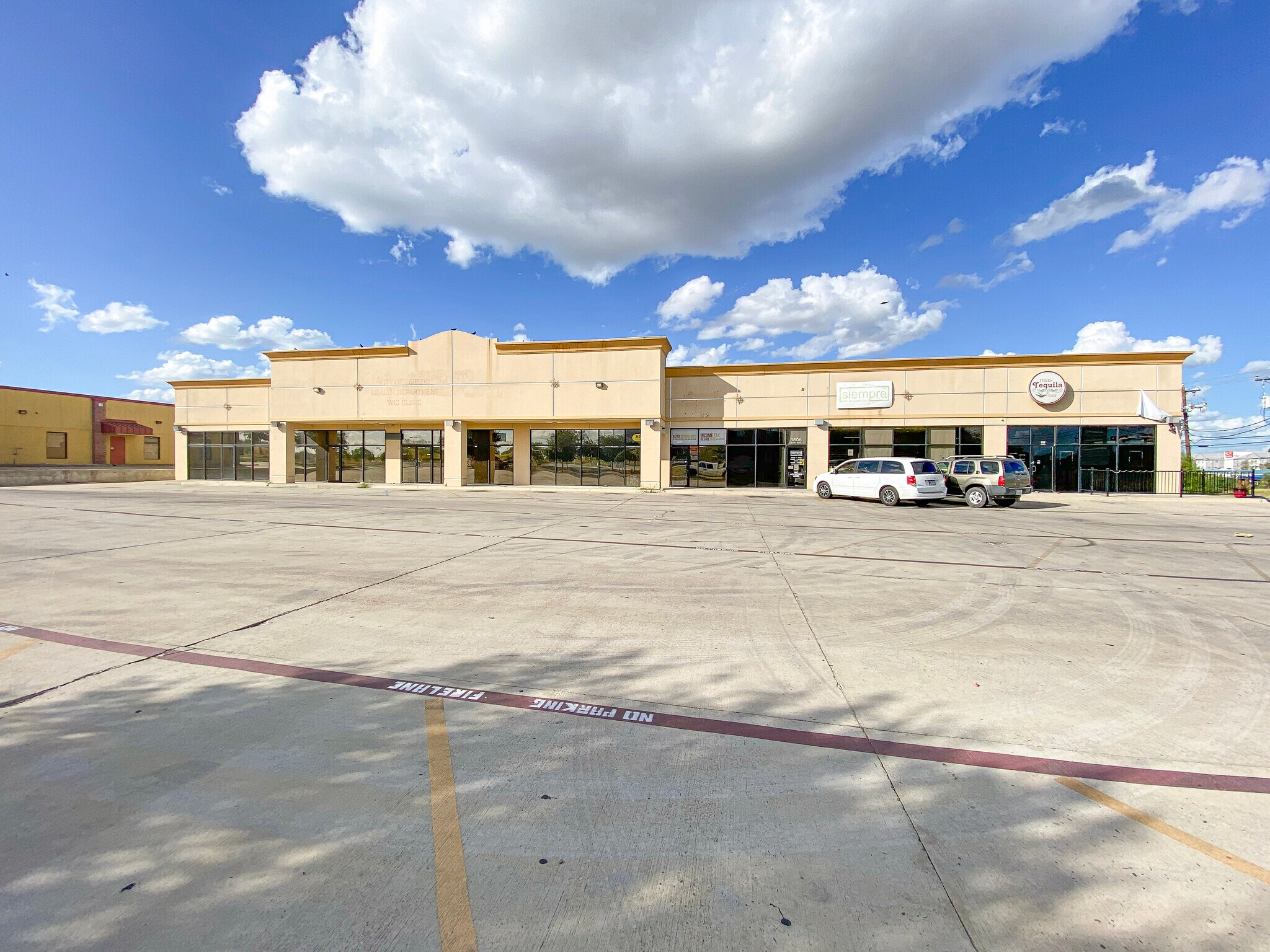3806 US HWY 83, Laredo, TX 78046 Office/Retail for Lease