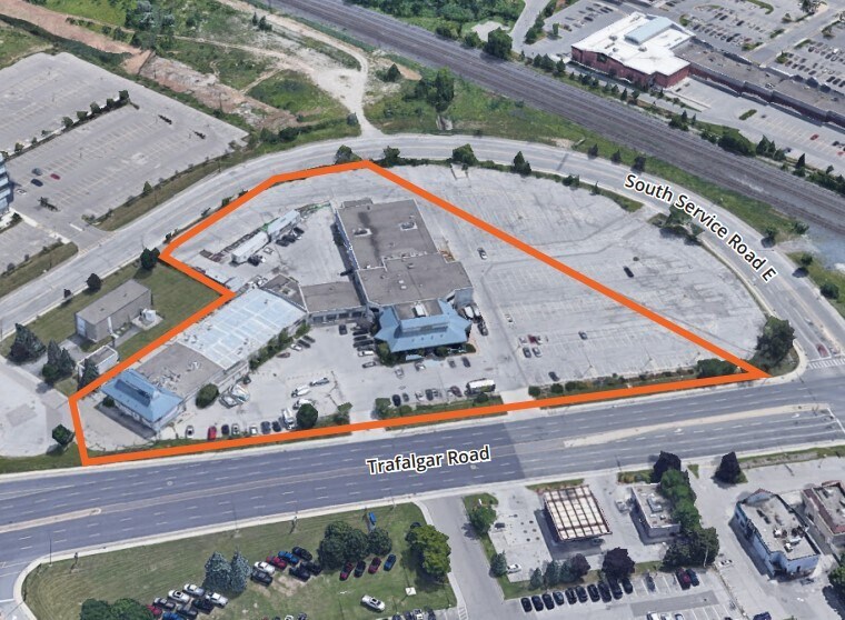 547 Trafalgar Rd, Oakville, ON L6J 3J1 for Lease