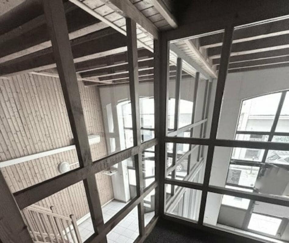 Office in Grenoble for sale Building Photo- Image 1 of 6