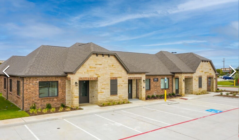 2601 Little Elm Pky, Little Elm, TX for lease - Building Photo - Image 1 of 7