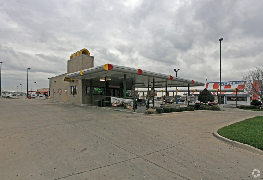 117 Sycamore School Rd, Fort Worth, TX for sale - Building Photo - Image 2 of 2