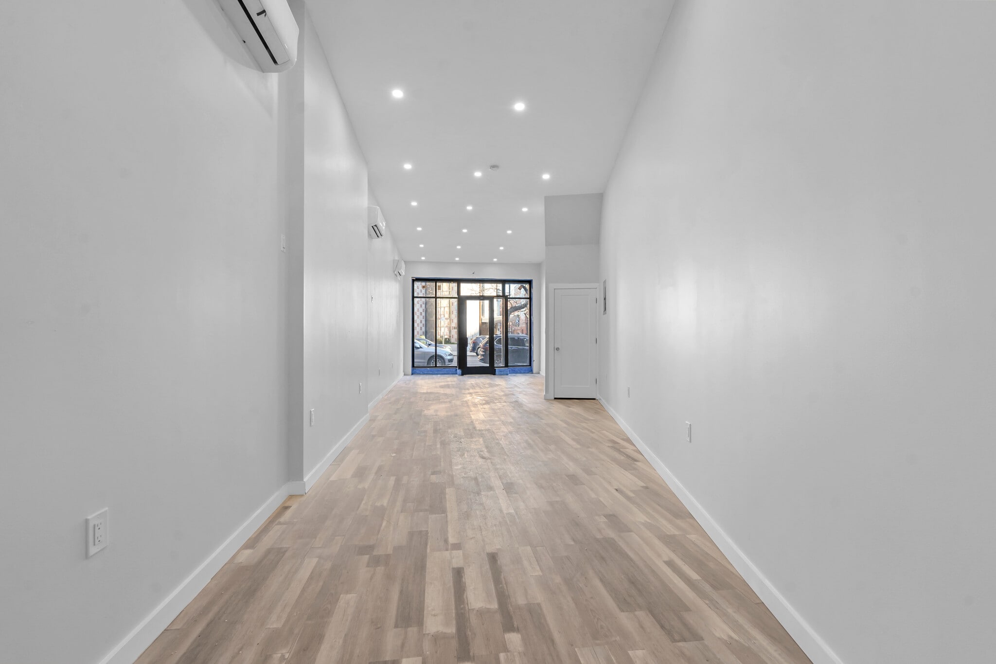 1484 5th Ave, New York, NY for lease Interior Photo- Image 1 of 5
