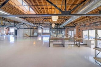 1604 Locust St, Kansas City, MO for lease Interior Photo- Image 1 of 4