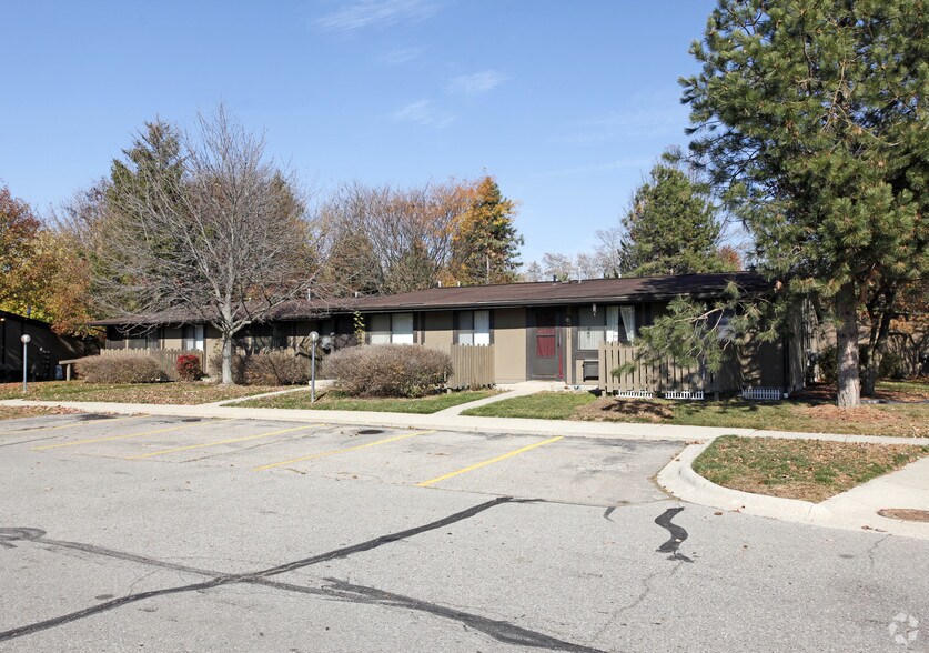 1712 Timber Rdg, Ypsilanti, MI for sale - Building Photo - Image 1 of 1