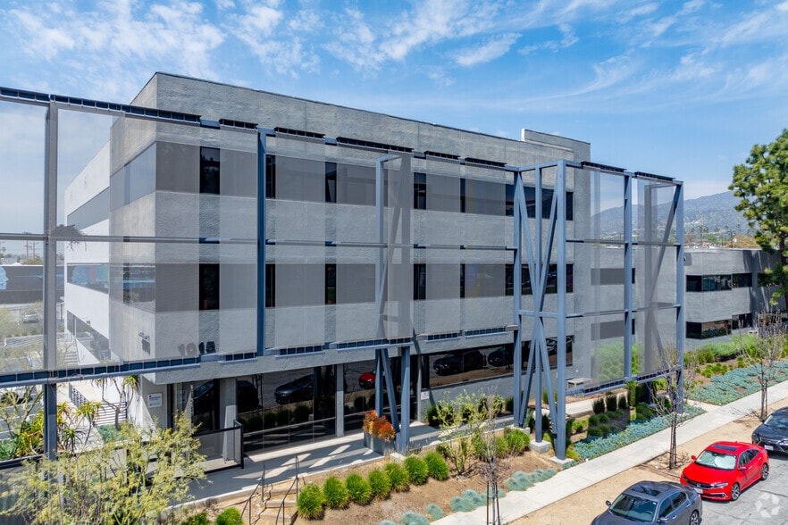 1015 Grandview Ave, Glendale, CA for sale - Building Photo - Image 2 of 10