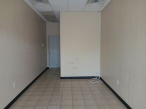 2705 E Stan Schlueter Loop, Killeen, TX for lease Interior Photo- Image 2 of 5