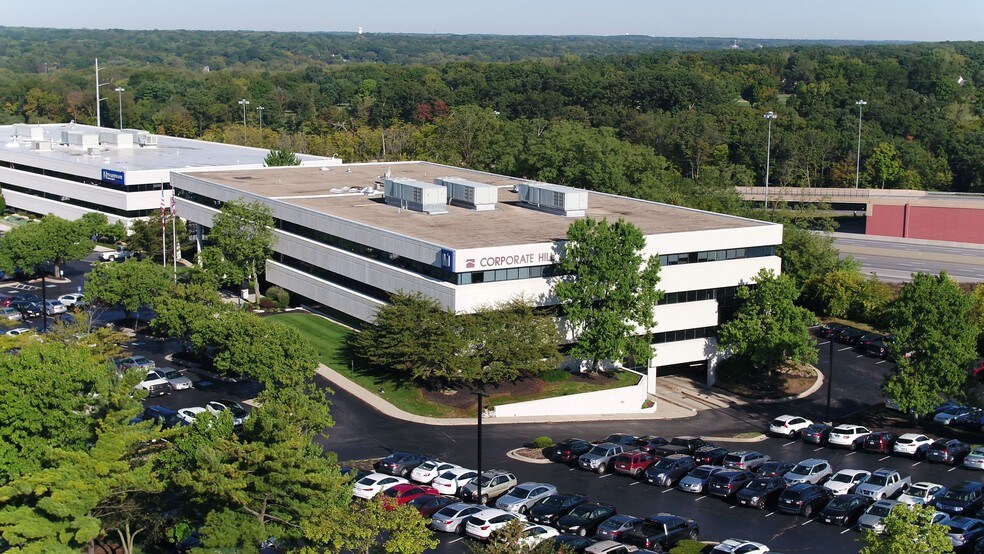 100 W Old Wilson Bridge Rd, Worthington, OH for lease - 100 West Old Wilson Bridge Road - Image 1 of 20