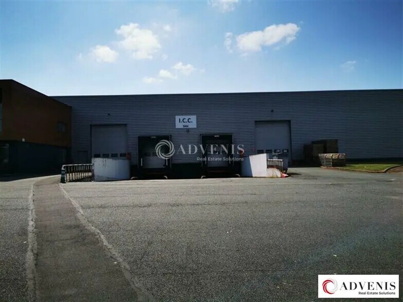 Industrial in Sainghin-en-Mélantois for lease - Building Photo - Image 1 of 6