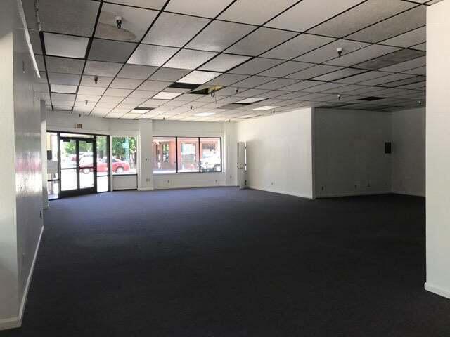 1698 Market St, Redding, CA for lease - Interior Photo - Image 3 of 4