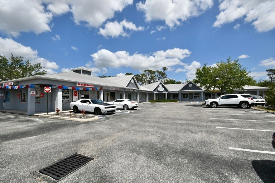 17218 Toledo Blade Blvd, Port Charlotte, FL for lease - Building Photo - Image 3 of 31