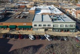 More details for 118 Cass St, Woodstock, IL - Retail for Sale