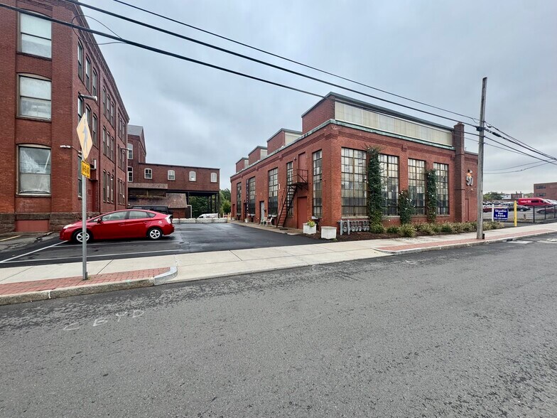 50 Bartholomew Ave, Hartford, CT for lease - Building Photo - Image 2 of 13