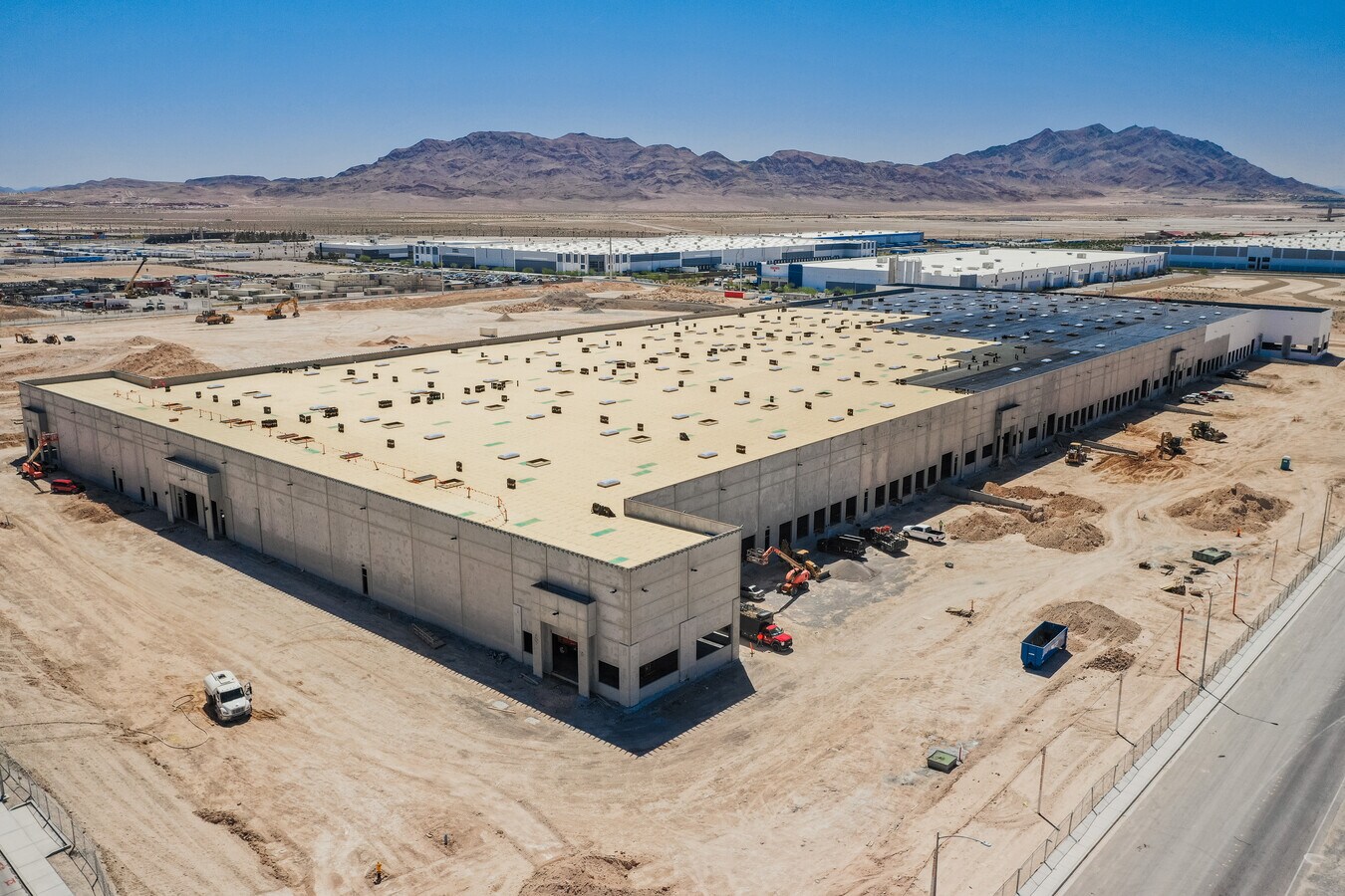 6355 E Tropical Pky, Las Vegas, NV 89115 Tropical Speedway Distribution Center