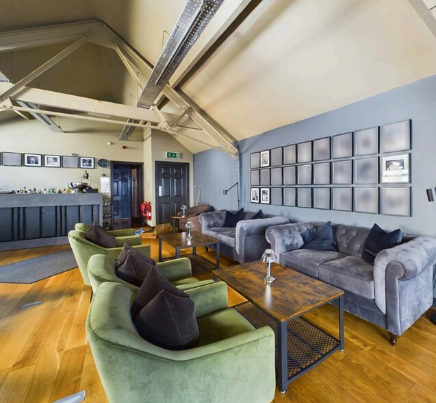 1 College Ave, Wigan for sale - Interior Photo - Image 3 of 4