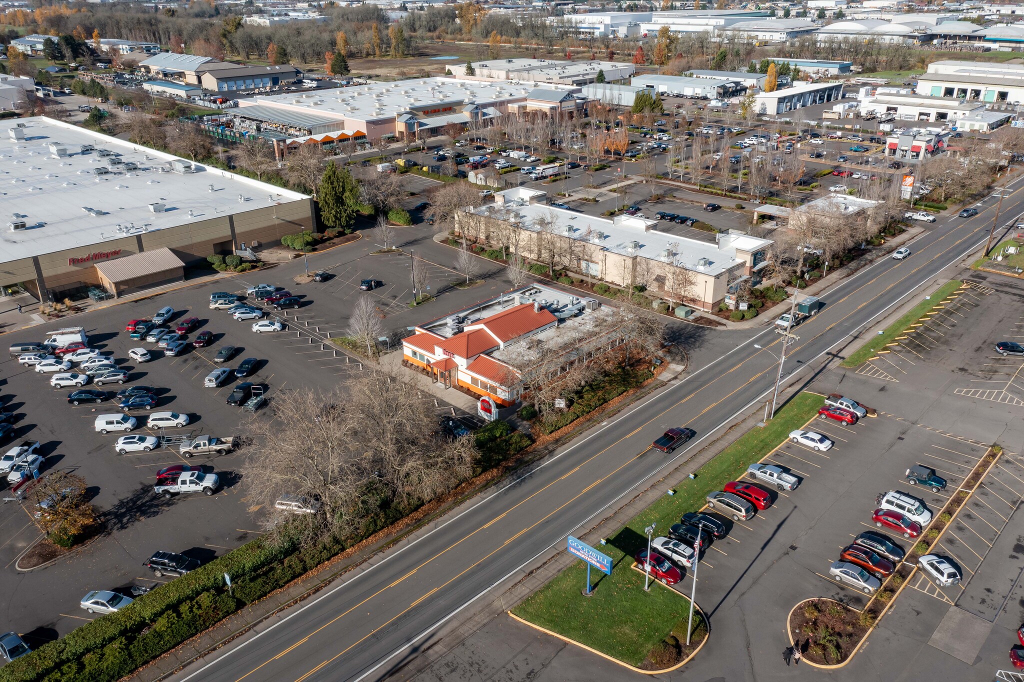 950 Seneca Rd, Eugene, OR 97402 - Stand Alone Restaurant Building on ...