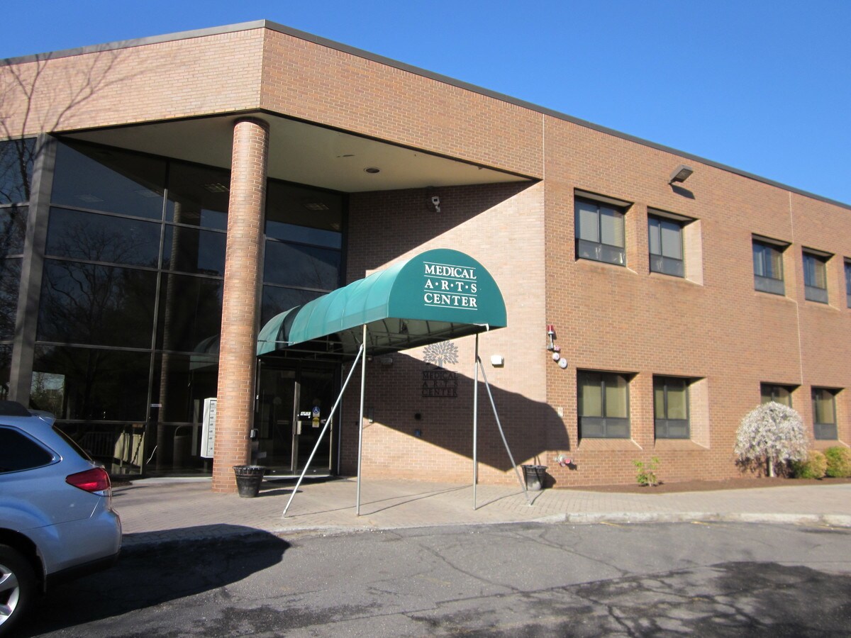 15 Corporate Dr, Trumbull, CT 06611 (Medical Arts Center