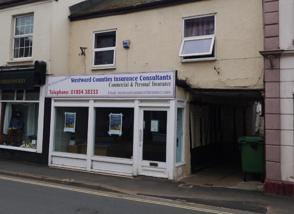 26 Fore St, Cullompton for sale Primary Photo- Image 1 of 1