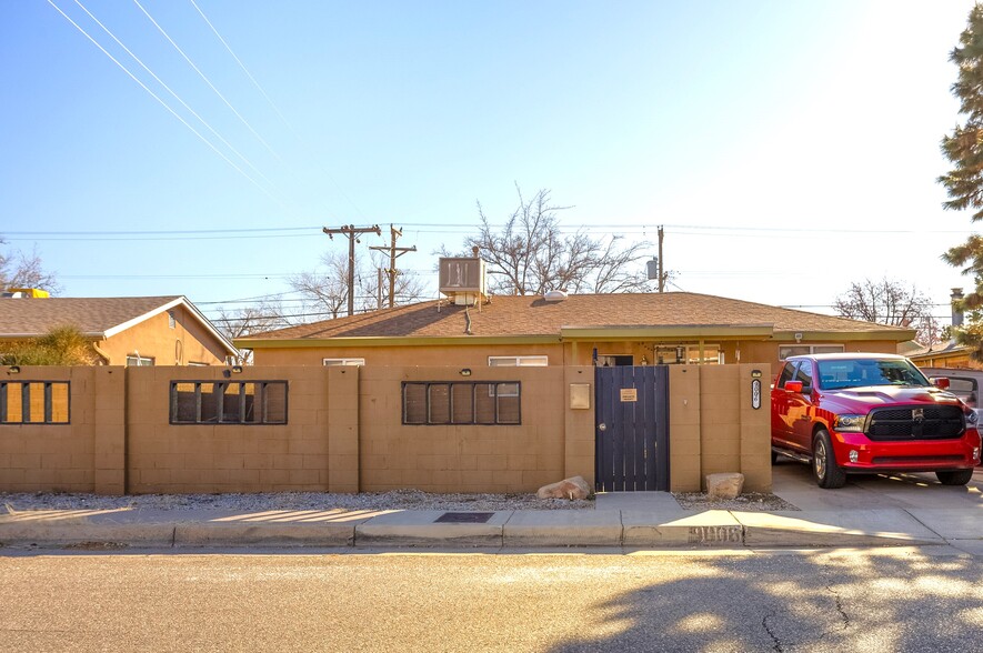 9006 Woodland Ave NE, Albuquerque, NM for sale - Primary Photo - Image 1 of 30