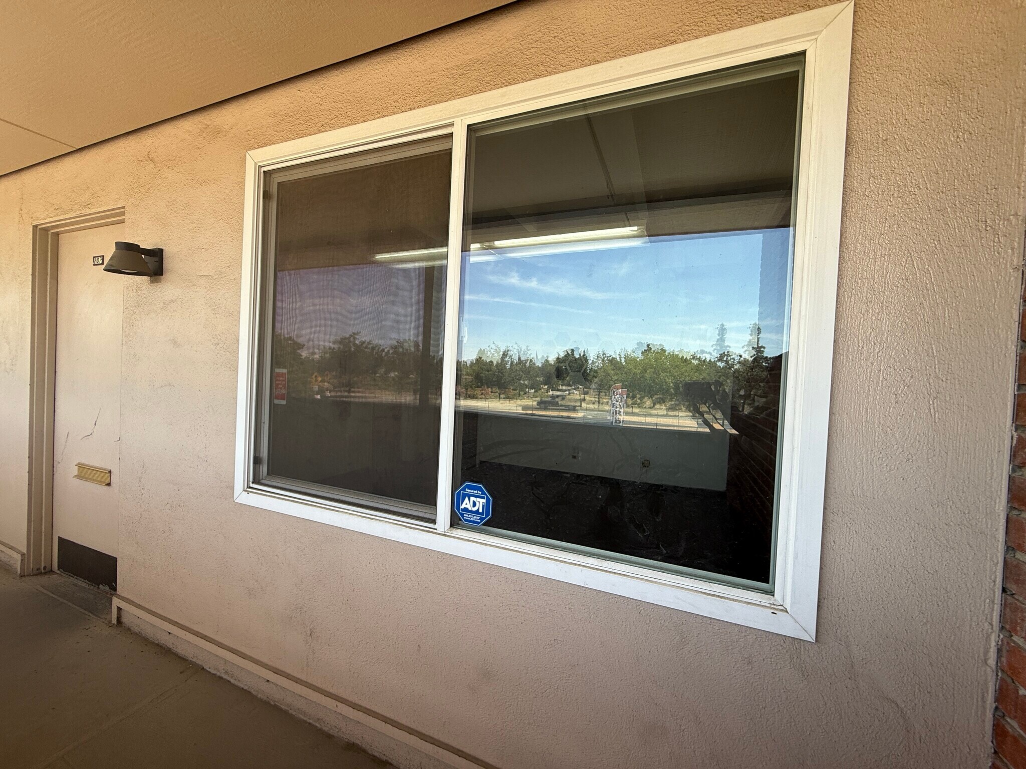 1640 W Mineral King Ave, Visalia, CA for lease Interior Photo- Image 1 of 13