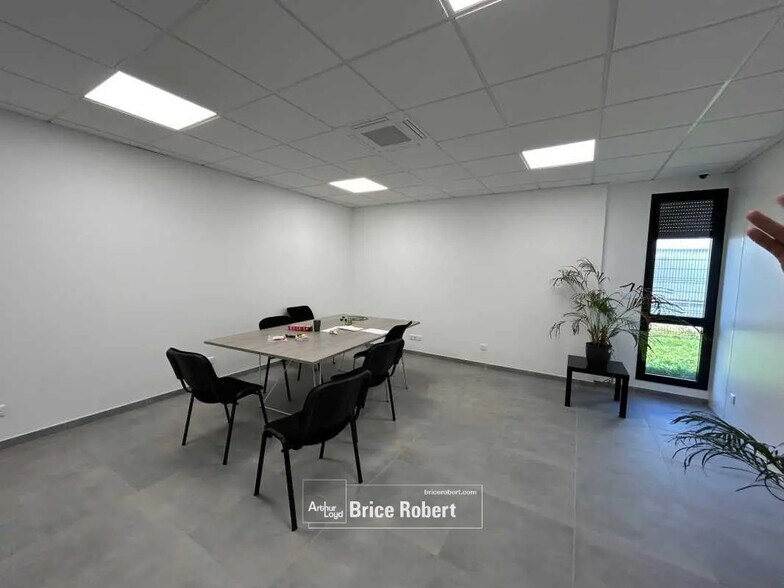 Flex in Meyzieu for sale - Interior Photo - Image 2 of 13