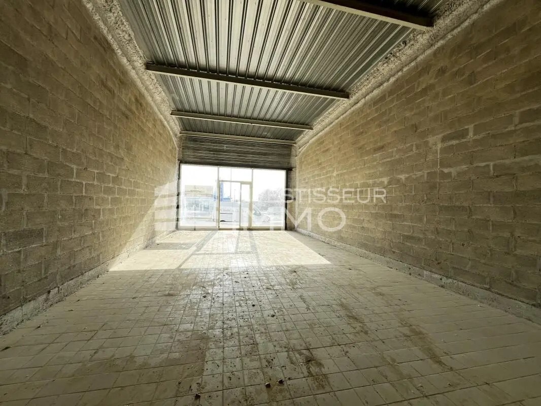 Retail in Longperrier for lease Interior Photo- Image 1 of 2