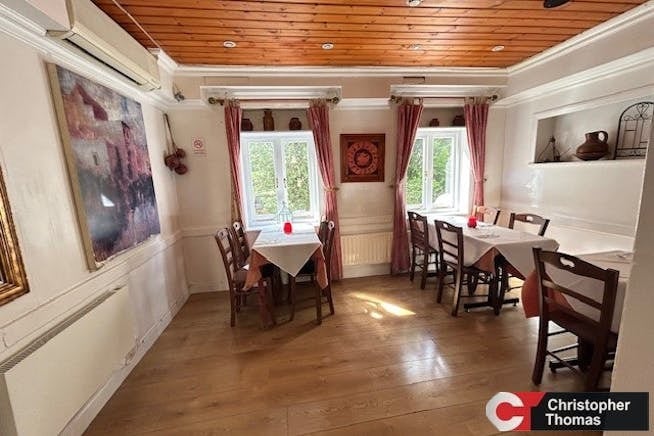 1-3 Church Ln, Windsor for lease Interior Photo- Image 1 of 6