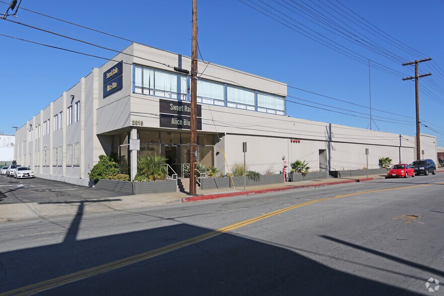 2615 Fruitland Ave, Vernon, CA 90058