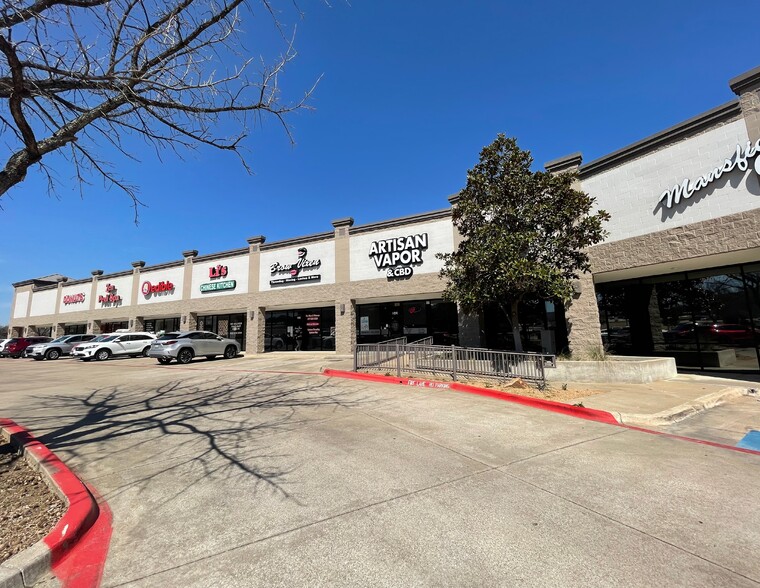 1071 Country Club Dr, Mansfield, TX for lease - Primary Photo - Image 1 of 1