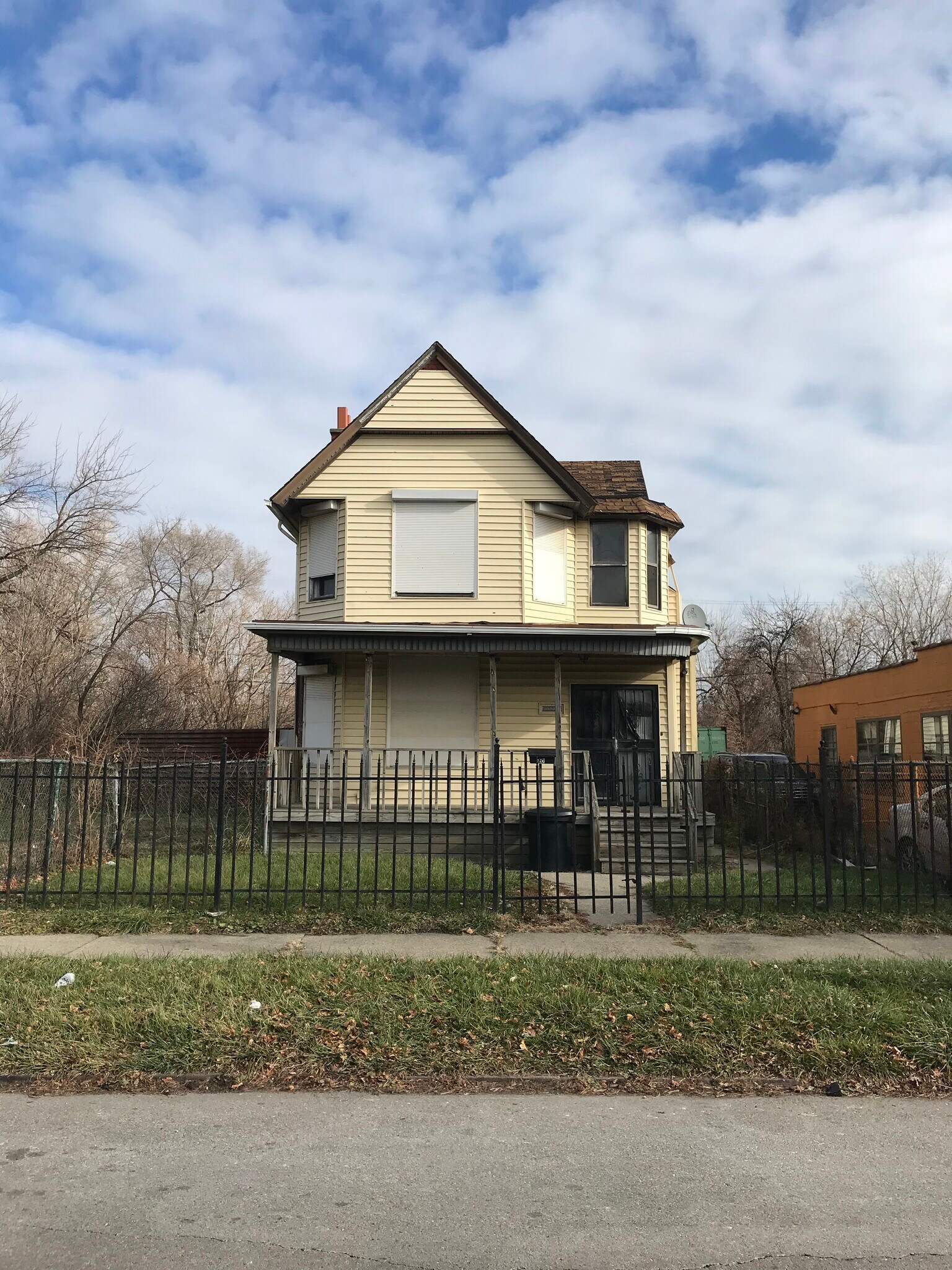 552 Bellevue St, Detroit, MI 48207