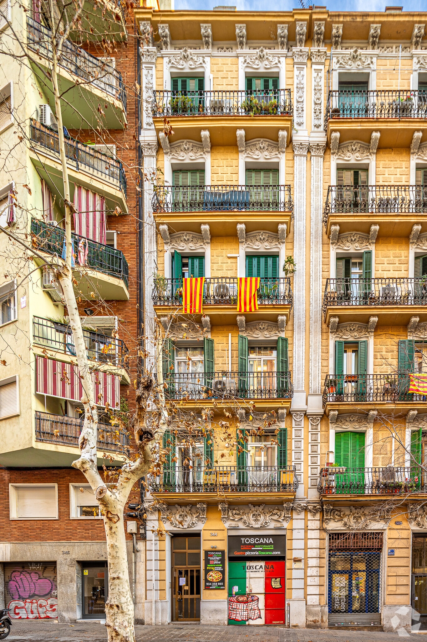 Retail in Barcelona, Barcelona for lease Primary Photo- Image 1 of 2