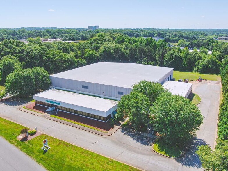 9 Shelter Dr, Greer, SC for sale - Building Photo - Image 1 of 1