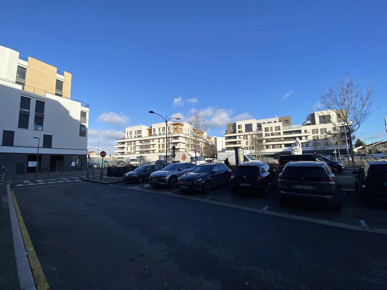 23 Route De Saint-Denis, Deuil-la-Barre for lease - Building Photo - Image 3 of 5