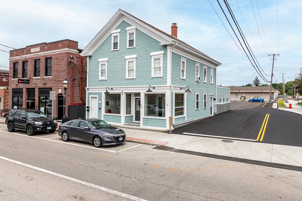 3287 Post Rd, Warwick, RI for sale Building Photo- Image 1 of 1