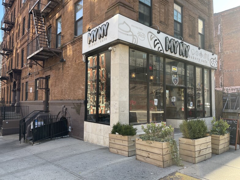 1565 Lexington Ave, New York, NY for lease - Building Photo - Image 2 of 3