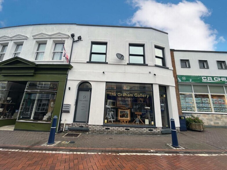 11-13 High St, Hythe for lease - Primary Photo - Image 2 of 8