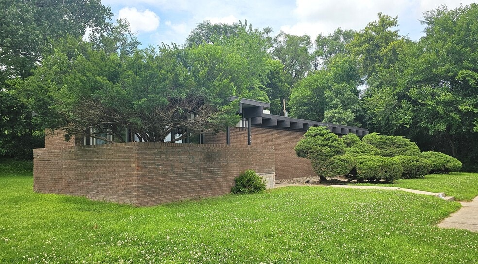 12914 S 25th St, Bellevue, NE for lease - Primary Photo - Image 1 of 4