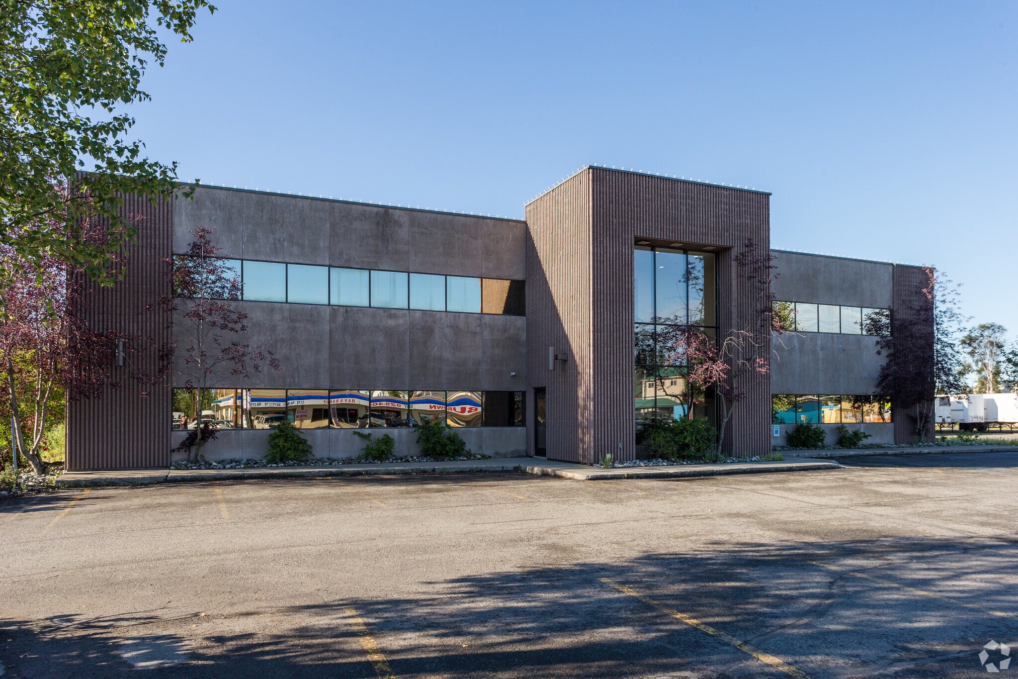 406 W Fireweed Ln, Anchorage, AK for sale Primary Photo- Image 1 of 1