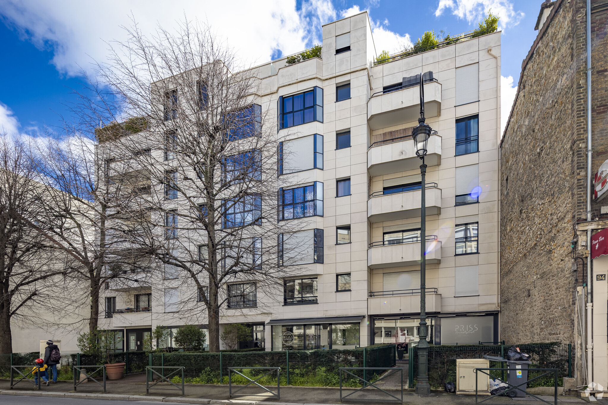 96 Rue De Verdun, Suresnes for lease Primary Photo- Image 1 of 3