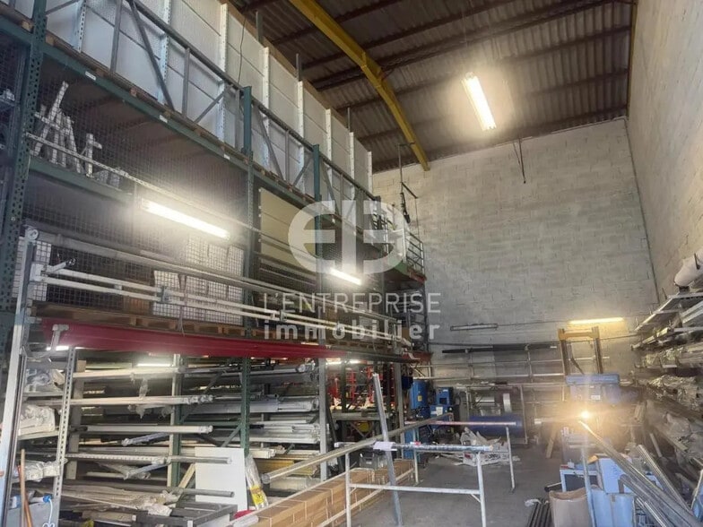 Office in Saint-Laurent-du-Var for lease - Interior Photo - Image 1 of 9