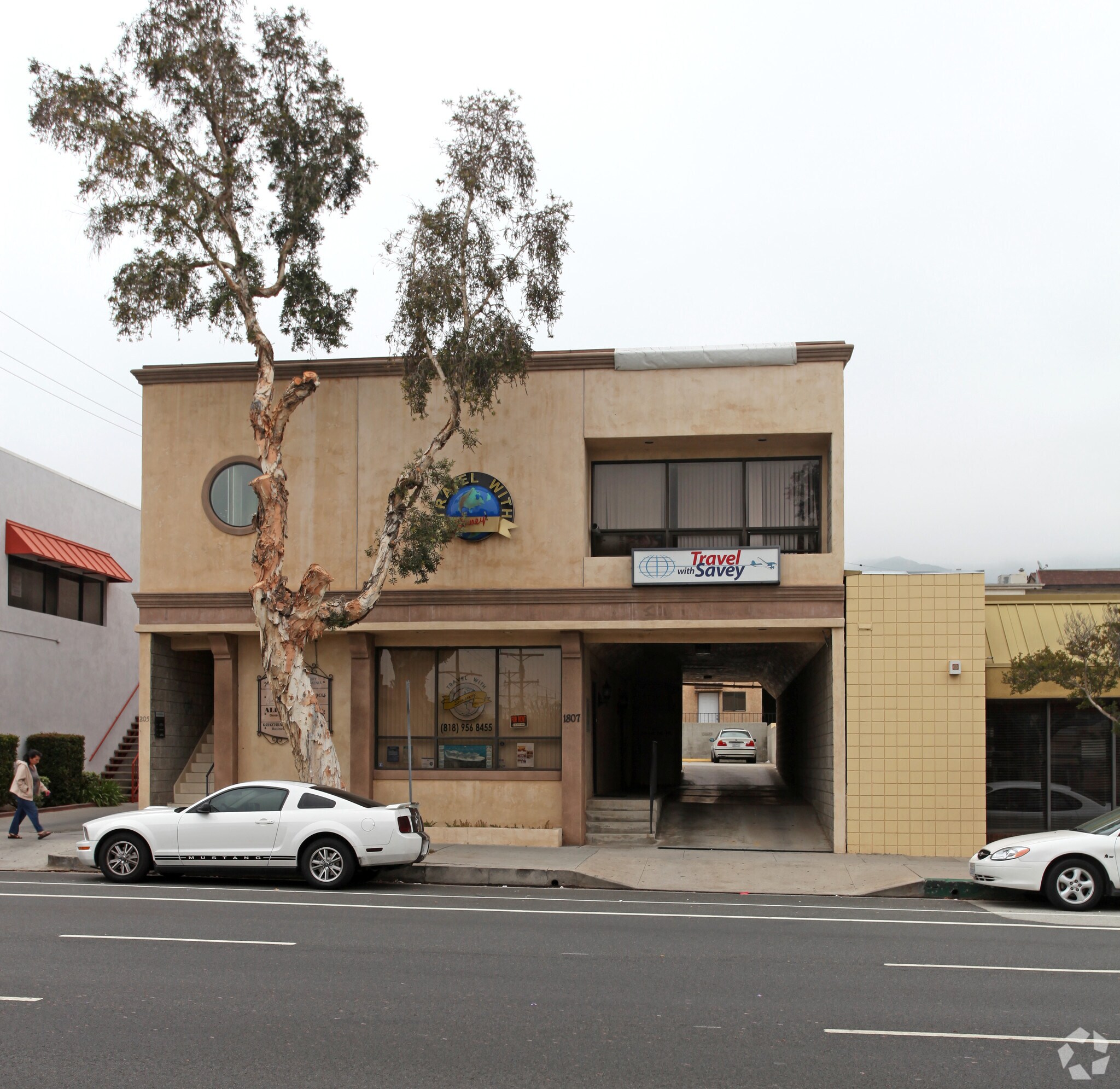 1807 W Glenoaks Blvd, Glendale, CA 91201